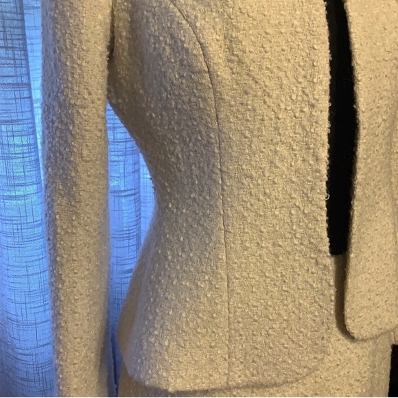 Stunning Tailor made 2 piece suit - Picture 3 of 7